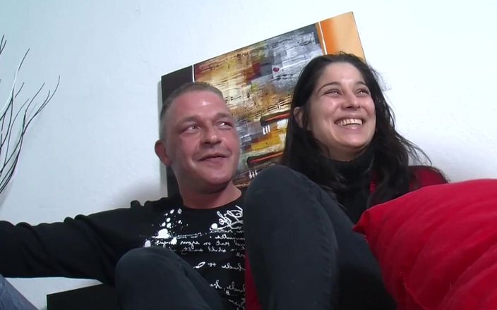 Deutsche Amateur Pornos: German FFM Threesome Brings Everyone to a Hot Orgasm
