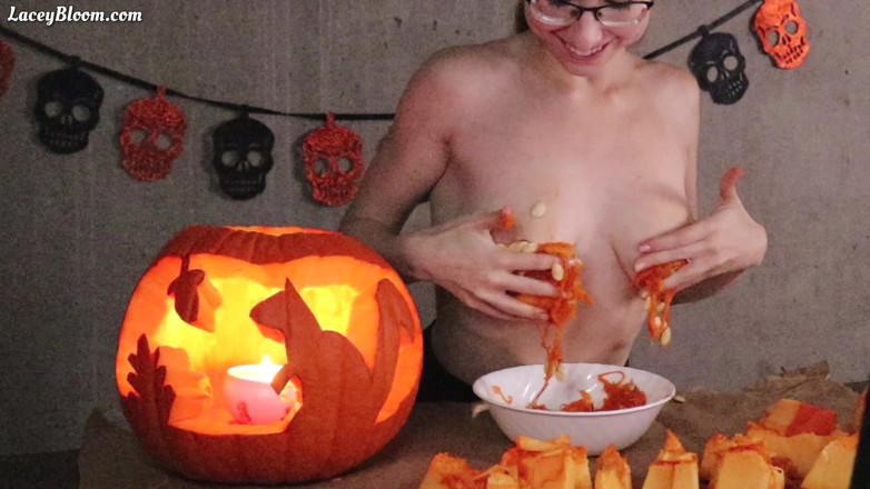 Lacey Bloom: Playing with Pumpkin 5:21