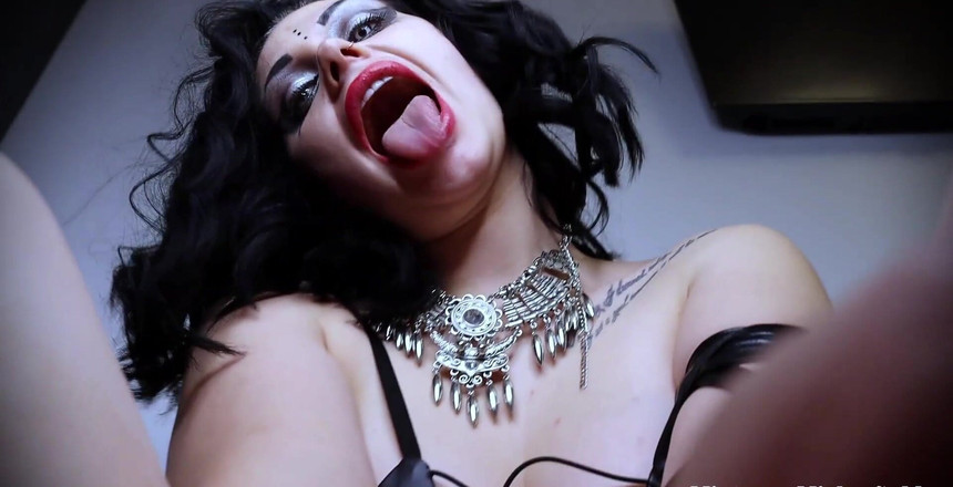 Goddess Misha Goldy: Nou Clip Devour