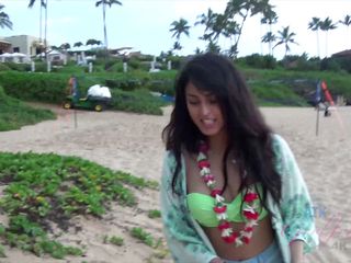 ATK Girlfriends: Virtual Vacation in Hawaii with Sophia Leone part 1