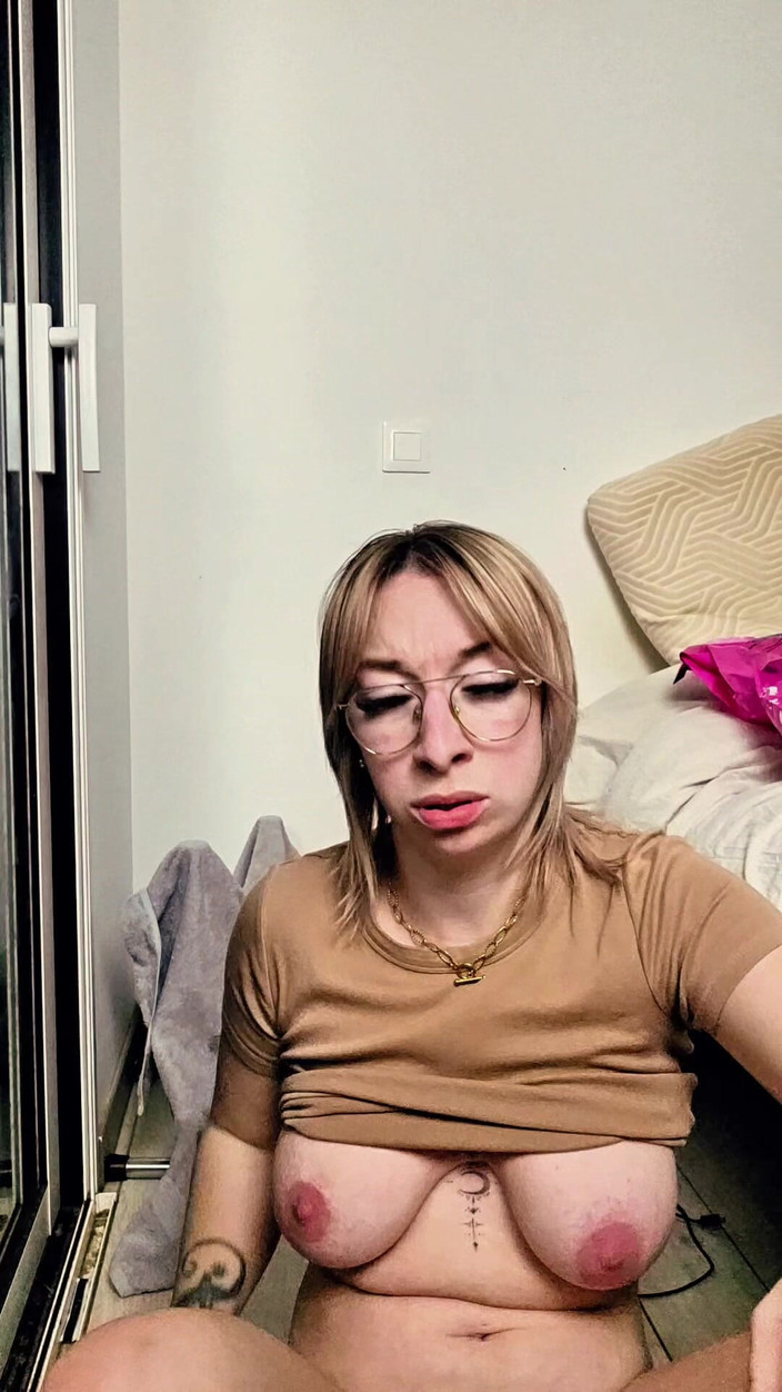 GIULIANA_OFFICIEL: Ich Sitze Auf Dem Größten Sexspielzeug Von 5 Kg