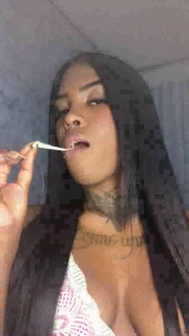 Solo Austria: Ebony Bubble Gum fetiš