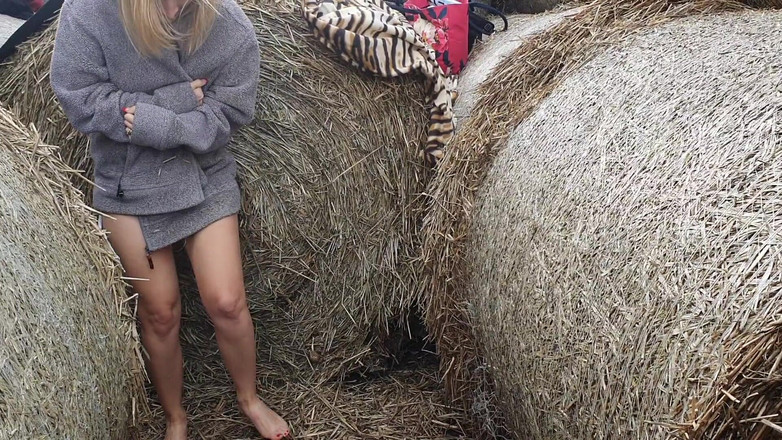 Serenexx: Soğuk bir açık havada çekimi yeni bitirdim, işemesi gerekiyor