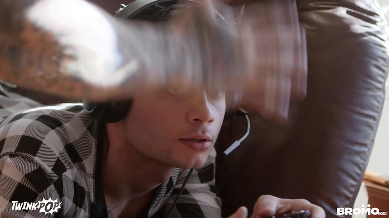 Twink pop studio: 트윙크팝 - 릴 게이머 트윈크