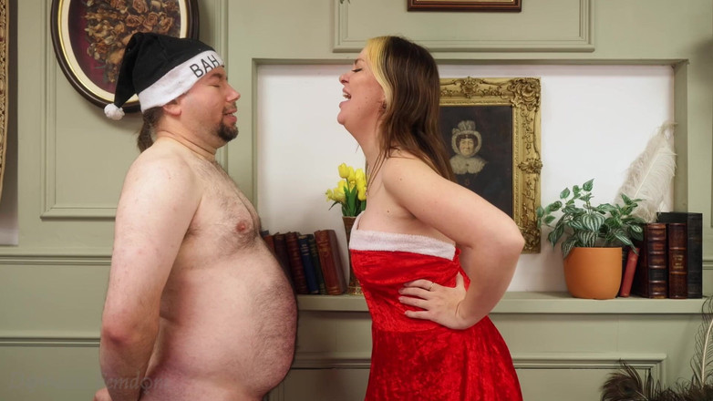 Domestic femdom: Плювати під омелою