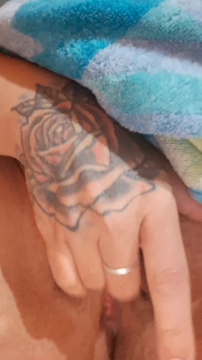 Noemileon: Model amator chilian latino cu țâțe mari care se joacă cu...