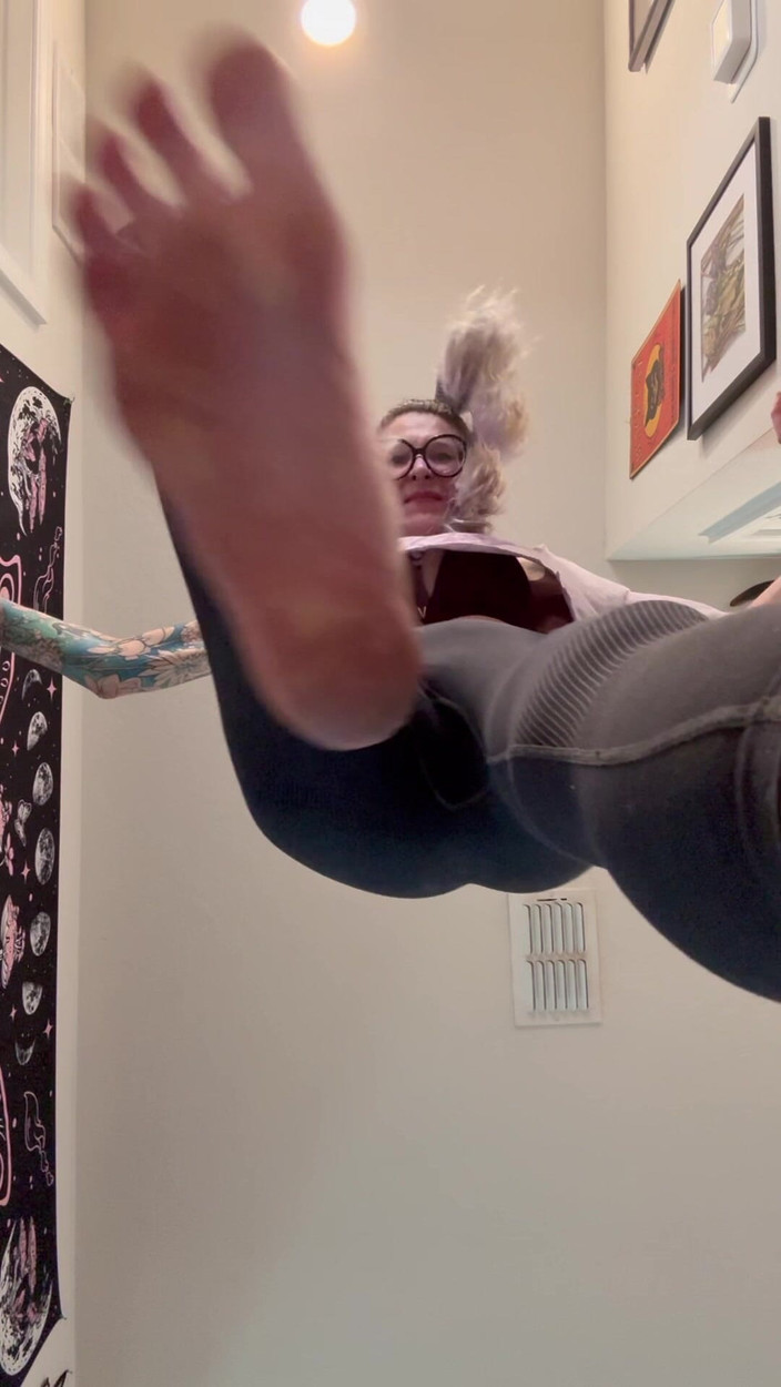 Peppermint Giantess: 67 Giantess POV Zabawnie dokuczanie