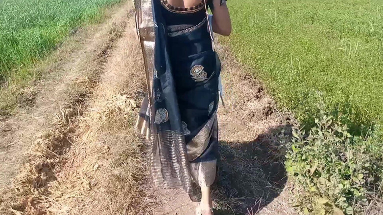 Ritu: His wife showed her pussy