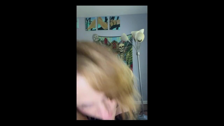 Suzy Wylde: Suzy Wylde stönande orgasmer !! Striptease och knullar hennes fitta !! Sprutande...