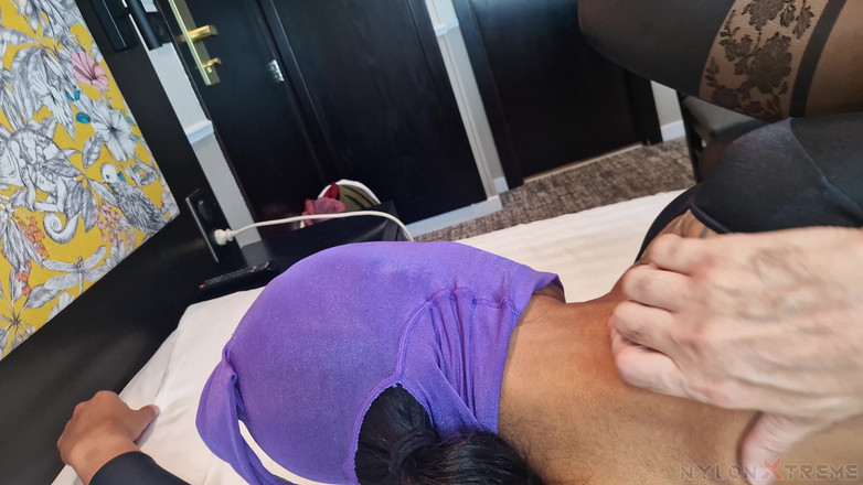 Nylon Xtreme: POV Julia Kate 1ª Encapsulada Nylon Pompom Girl