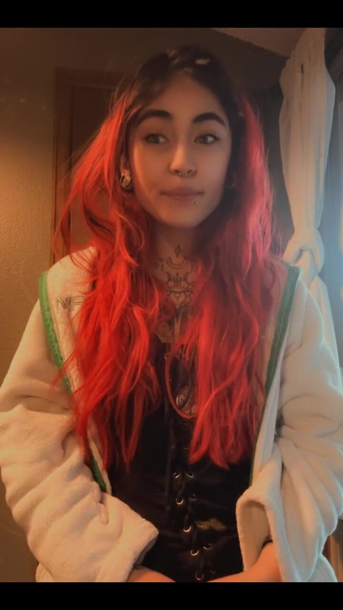lilRavenFox: She’s Doing Okay, but We’re Having to Push up Her...