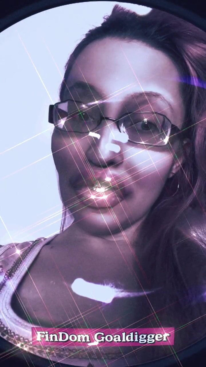 FinDom Goaldigger: グラマラスなひよこはあなたの現金を望んでいます!