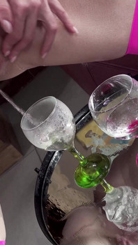 Tipple Time de la umed și pișat