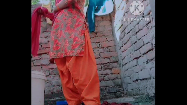 TricolorMusic3: Gorąca seksowna dziewczyna bardzo seksowna dziewczyna bierze kąpiel podczas kąpieli...