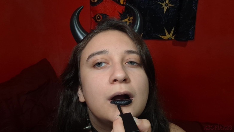 Sofia Nightshade: Zwarte lippenstift make-up
