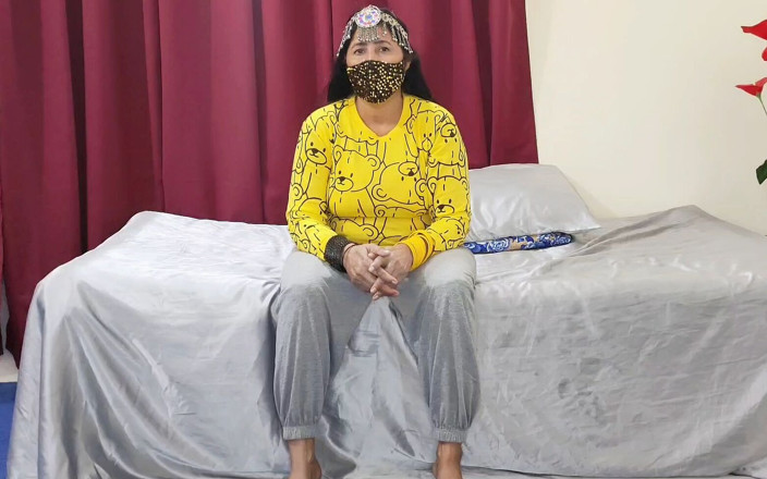 NabilaShehzadi: 섹시한 우르두어 토크로 딜도로 보지를 따먹는 섹시한 파키스탄 섹시녀