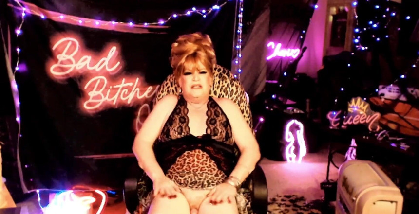 FemmeCheri120: मुझे जो करना पसंद है वह कर रही है - धूम्रपान और सभी को एक बड़े वीडियो में अलग करना!