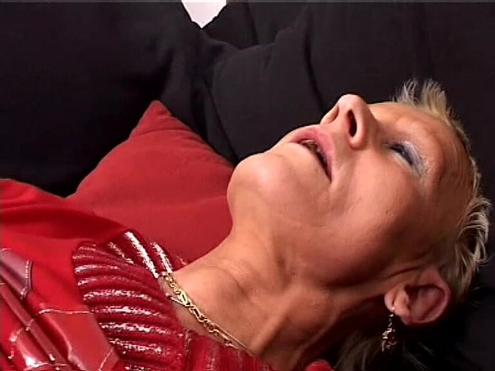 GERMAN PORN CLASSICS: Rughe Spaccatura ( Nonne, Peloso, Grasso )