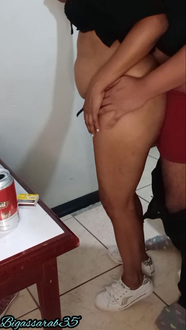 BigassMILF40: Nyalakan istri sahabatku yang tidak setia