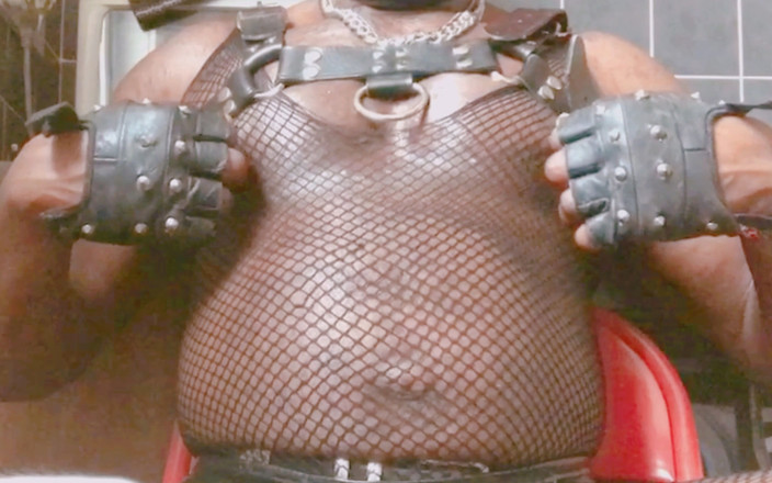 Masculine crossdresser: Netz-body &amp; Ledergeschirn, Tittenspiel, BBC, Verbale Schwere Sperma-szenen