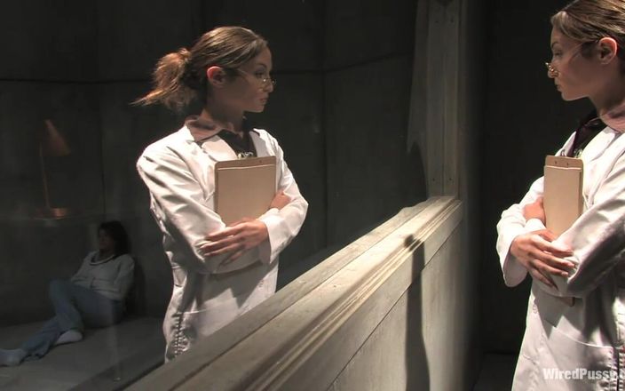 Wired Pussy by Kink: Struttura di detenzione di sunnydale