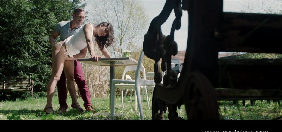 Mariska x: Outdoor fucking with French couple