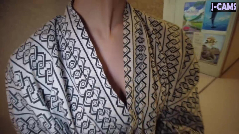 J-Cams: Cette femme obéissante de type M aime se faire conduire à...