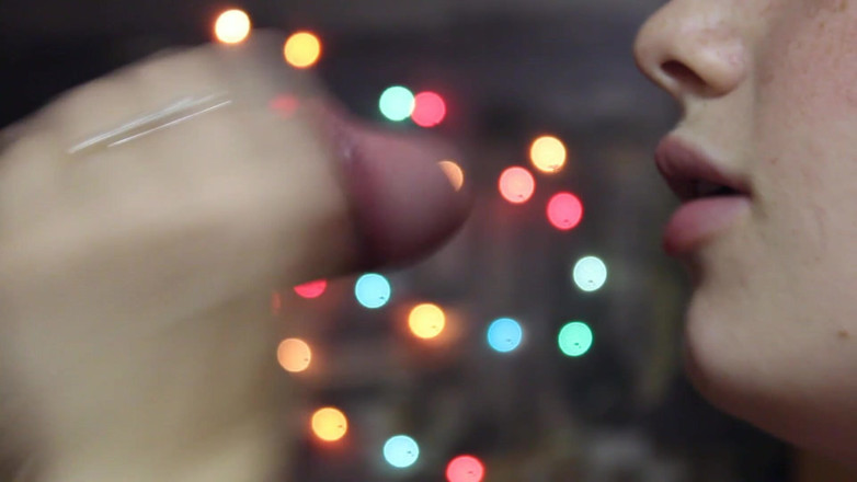 Sweet Hot mouth: Blonde makes a beautiful slow blowjob close-up, cums on her...