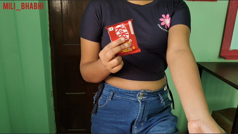 Mili bhabi: Village Girl Fuck Hard in Chocolate Day (hindi Audio)
