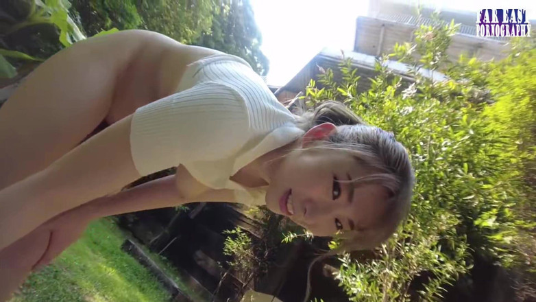 Far East pornography: 弹跳我杯接管作为一个大胆的美女在户外骑乘 ep-2