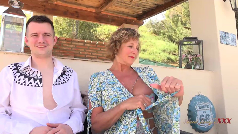 Aunt Judy's XXX: MosterJudysXXX - Bystig mogen puma mrs. moly förför resorten Bartendern