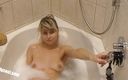 Girlycast: Nina distracție privată XXX la baie
