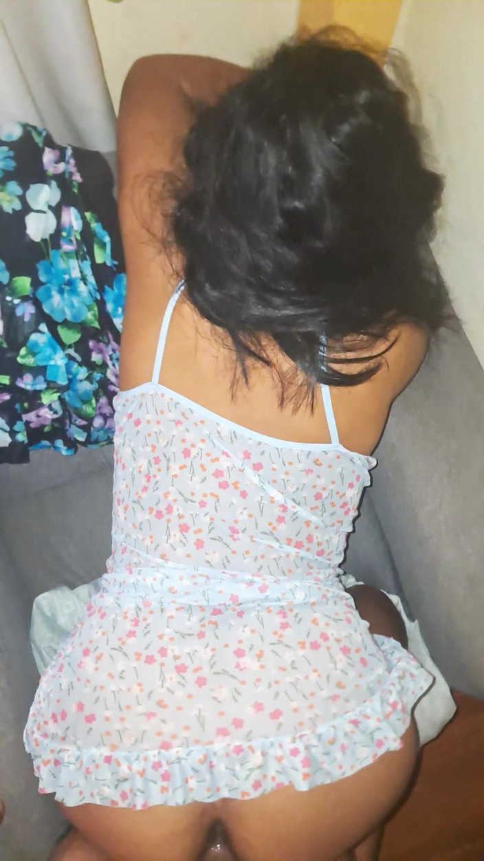 RealAmateuur: Mein stiefvater sah mich in einem sehr kurzen und sexy...