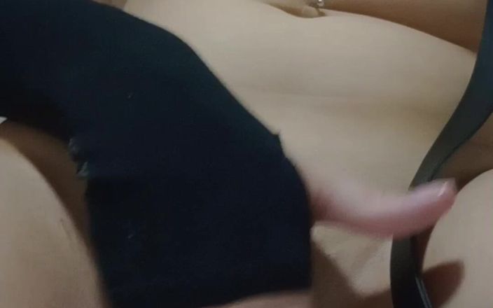 Apolo Fitness: Красуня готує свою соковиту пизду, щоб отримати великий чорний член свого коханця