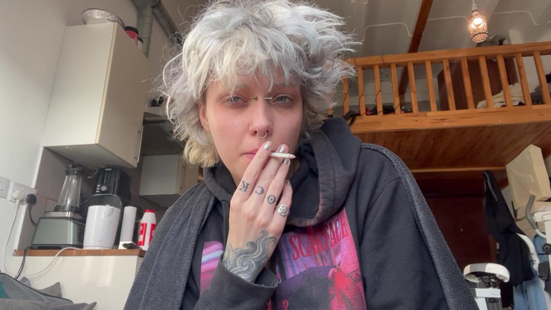 Glitterqueen1999: Cute Goth Smoking a Cig in a Hoodie No Makeup