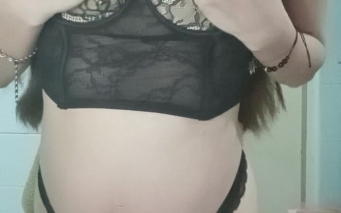 Irene: Een sexy zwangere dans