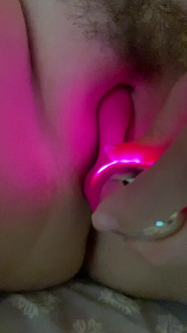 Hotwife0333: Fick meine muschi mit vibrator