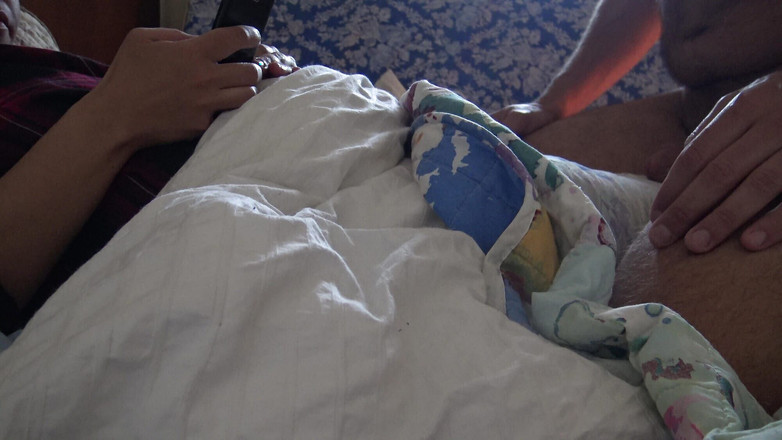 Stepmom Susan: Extremes tabu: Stiefsohn masturbiert und ejakuliert in seiner stiefmutter