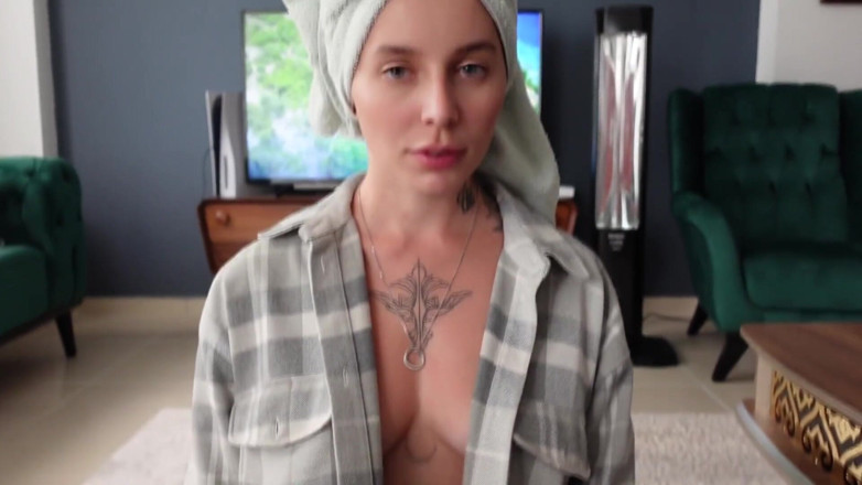 Ghomestory: MILF Shoves a Huge Dick Down Her Throat and Eats...