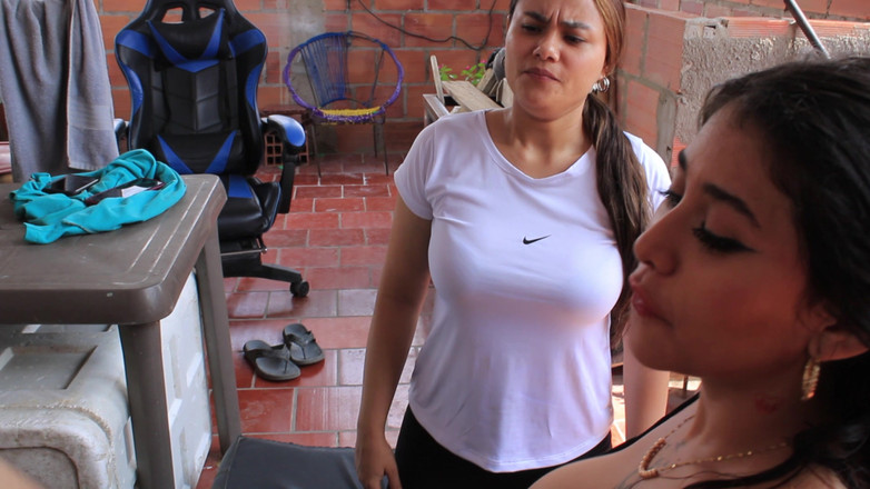 Cm productions: निजी ट्रेनर मेरे दोस्त को प्रशिक्षित करता है और मैं यह बहुत अच्छा है कि हम उसे चोदते नहीं हैं