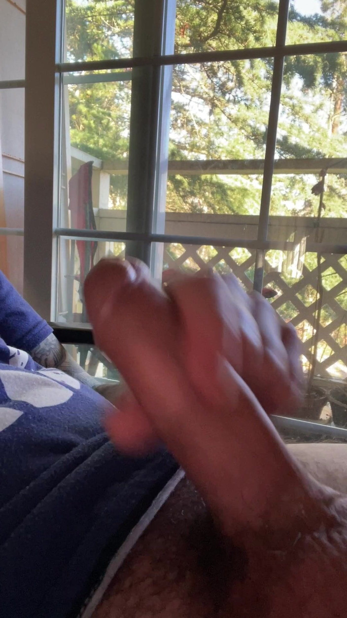 Demon semen: Sục cu trong giờ nghỉ trưa của tôi