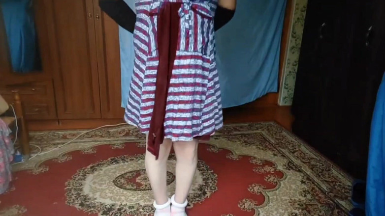 Kitty_Cross: Impresionante mariquita se ve perfecta mientras baila seductoramente