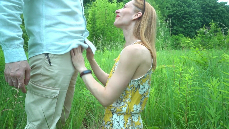 Anal Fans Couple: Blowjob in nature