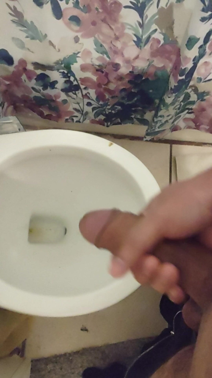 Brandon: Kommen im badezimmer