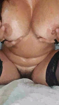 Jag blev väldigt upphetsad, och medan min vagina droppade