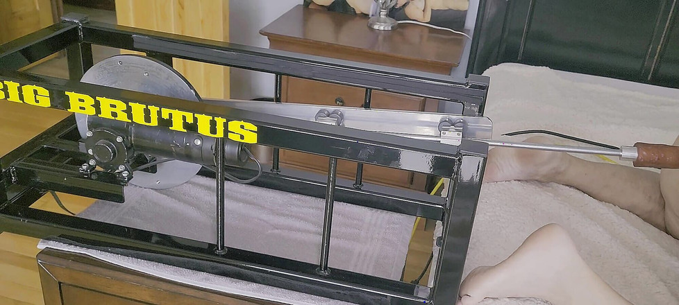 Falicha Karr: Мясистая крошка принимает массивную трах-машину