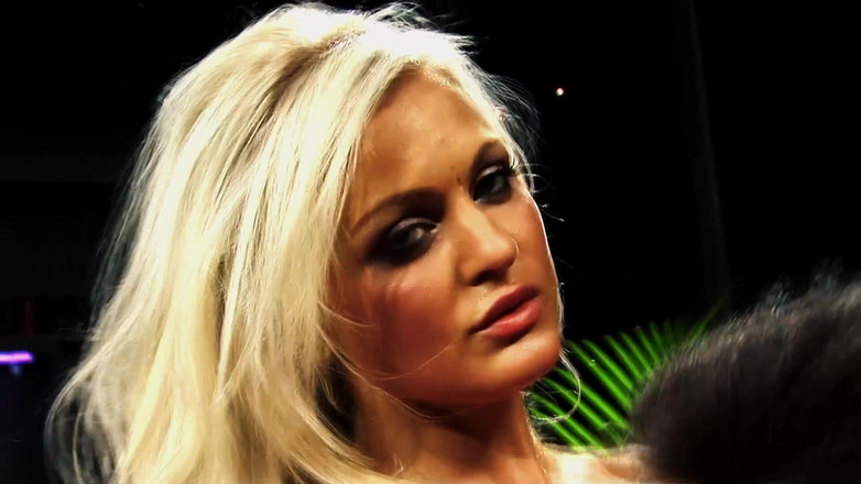 FapFlare: Loira stripper com peitos grandes e meia arrastão chupa e...