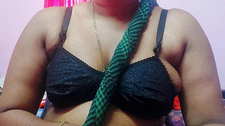 Desi Mohini: 인도 소년과의 모히니 밀키 달링 섹스