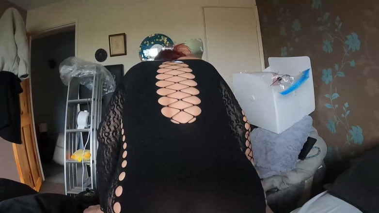 KandS1234: Říkám mu, ať sedí na okraji postele...