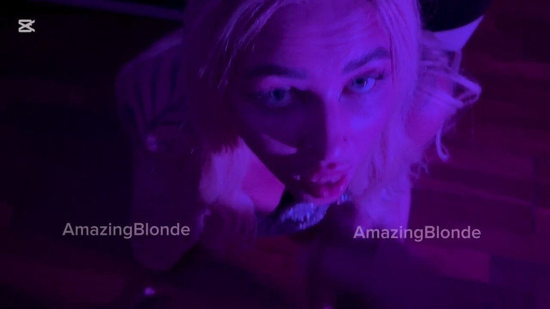 Amazing Blonde: L'ho invitato. e mostrò i Miei veri desideri